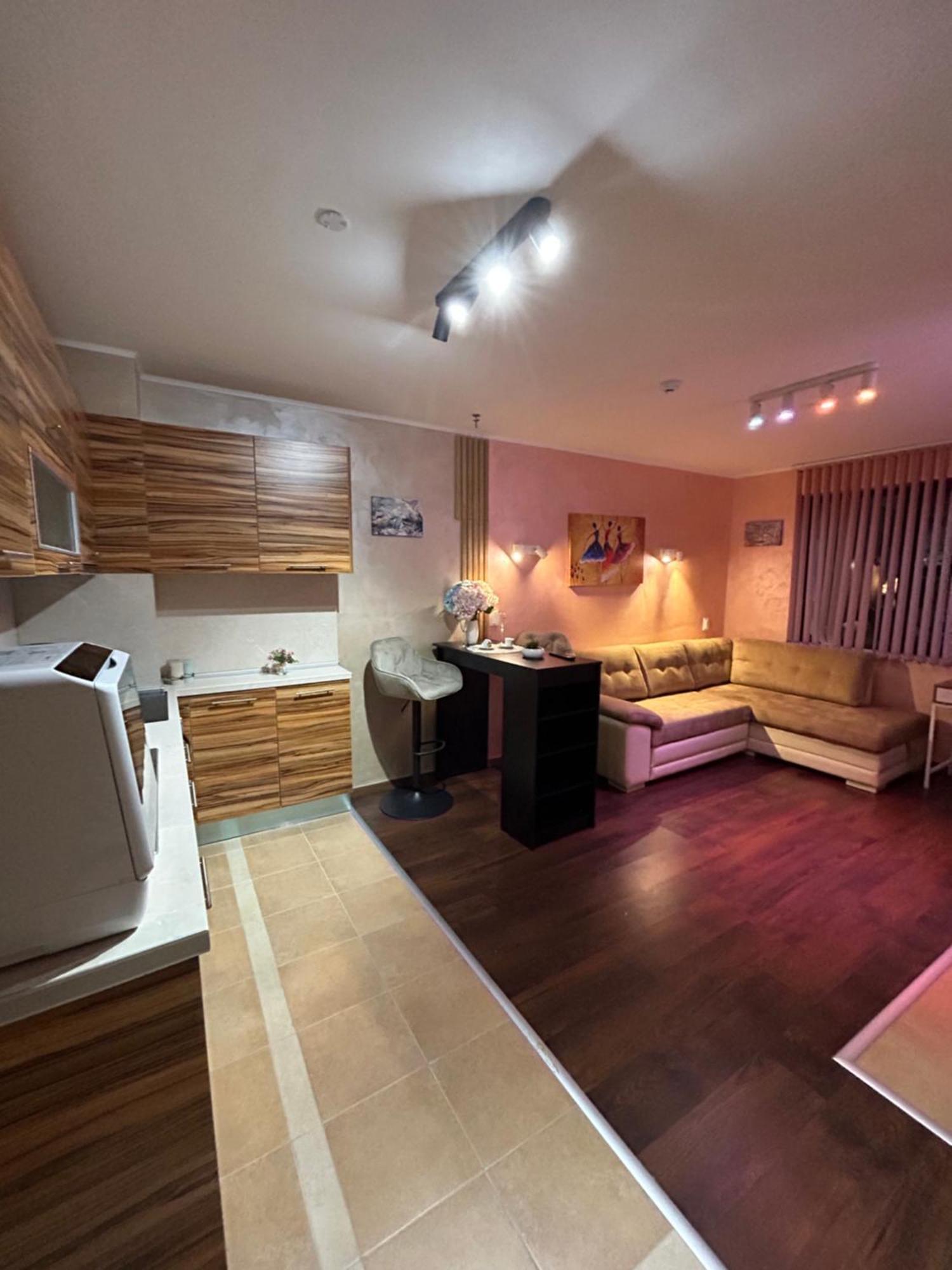 2-Bedroom, 2-Bathroom With Fireplace And Garden At Winslow Infinity Bansko Eksteriør bilde