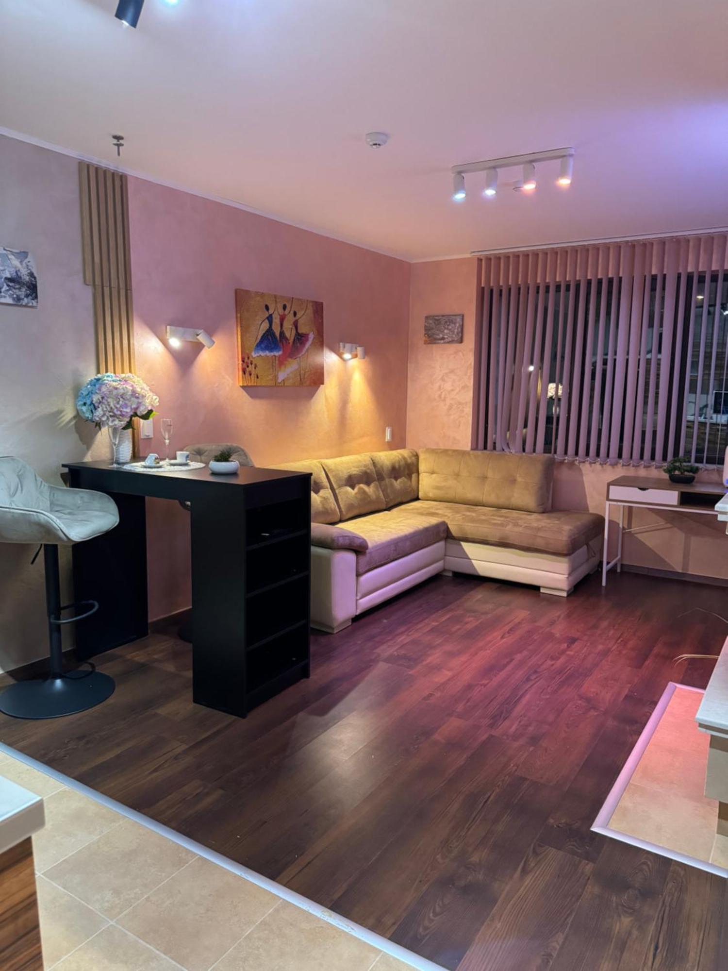 2-Bedroom, 2-Bathroom With Fireplace And Garden At Winslow Infinity Bansko Eksteriør bilde