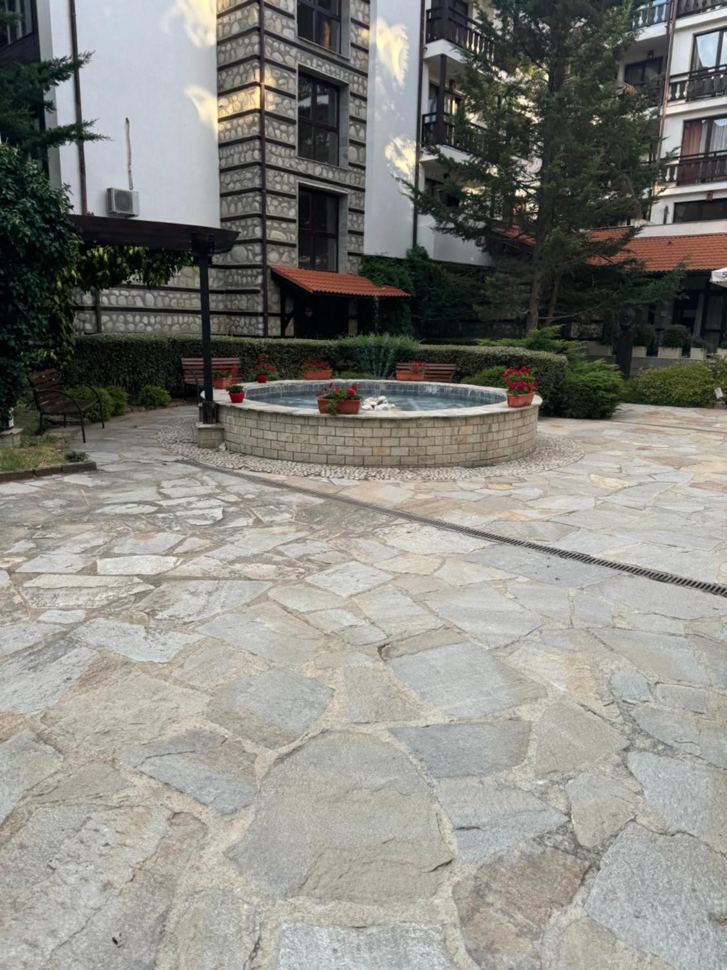 2-Bedroom, 2-Bathroom With Fireplace And Garden At Winslow Infinity Bansko Eksteriør bilde
